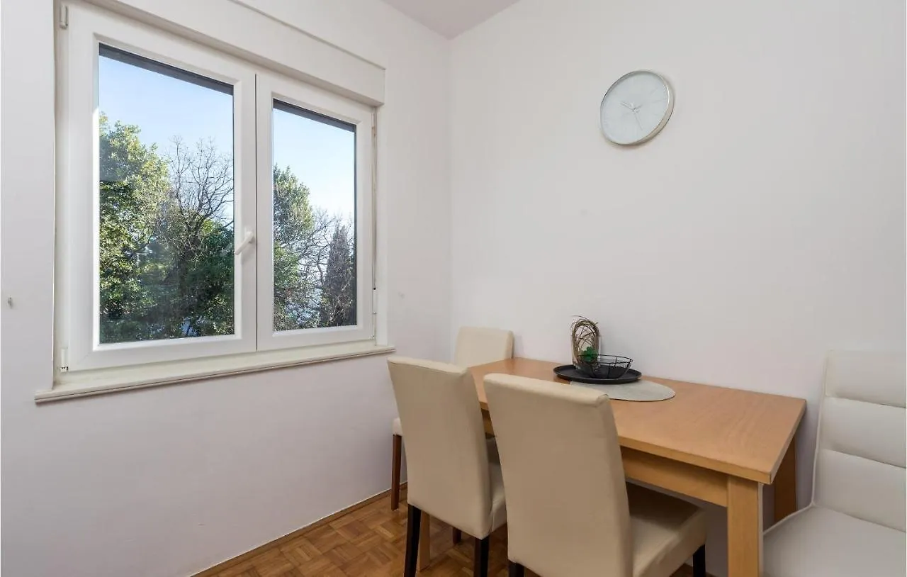 3 Bedroom Cozy Apartment In Opatija Croácia