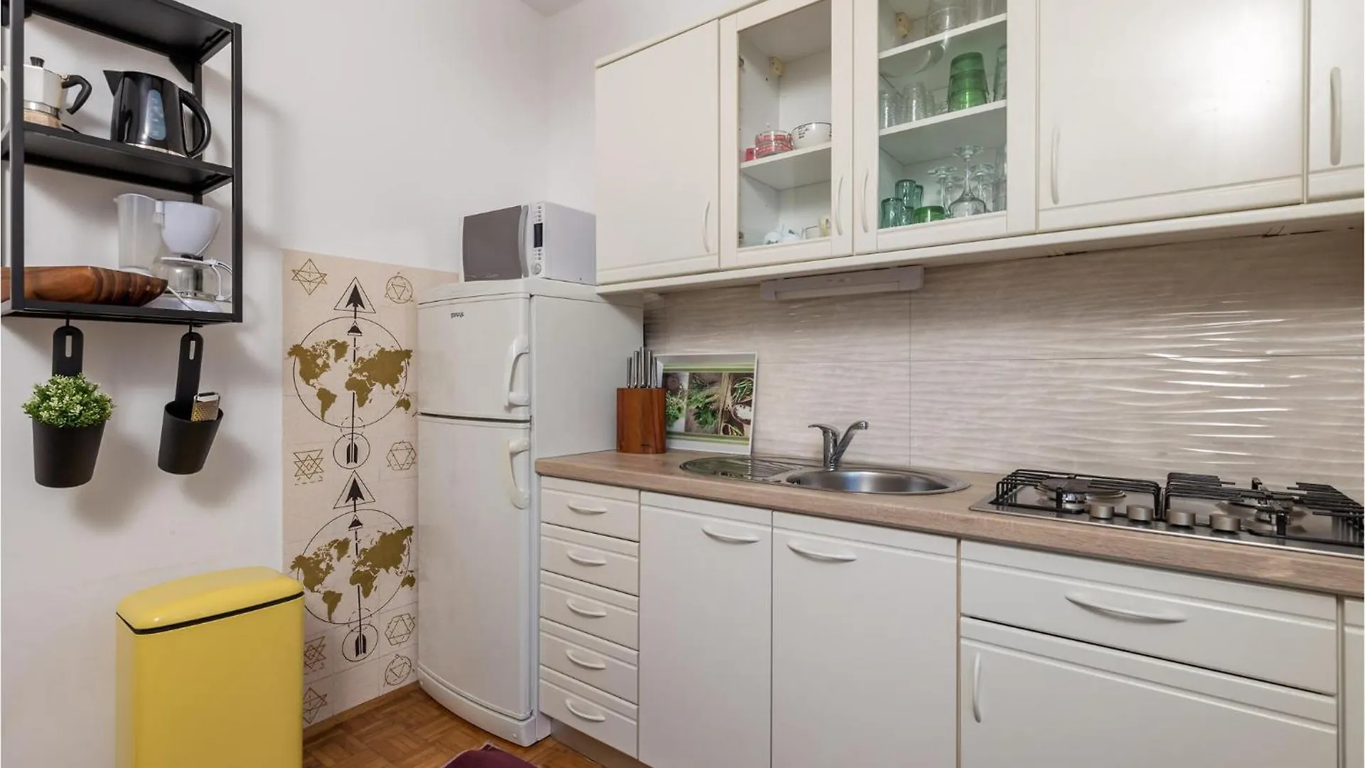 3 Bedroom Cozy Apartment In Opatija Croácia
